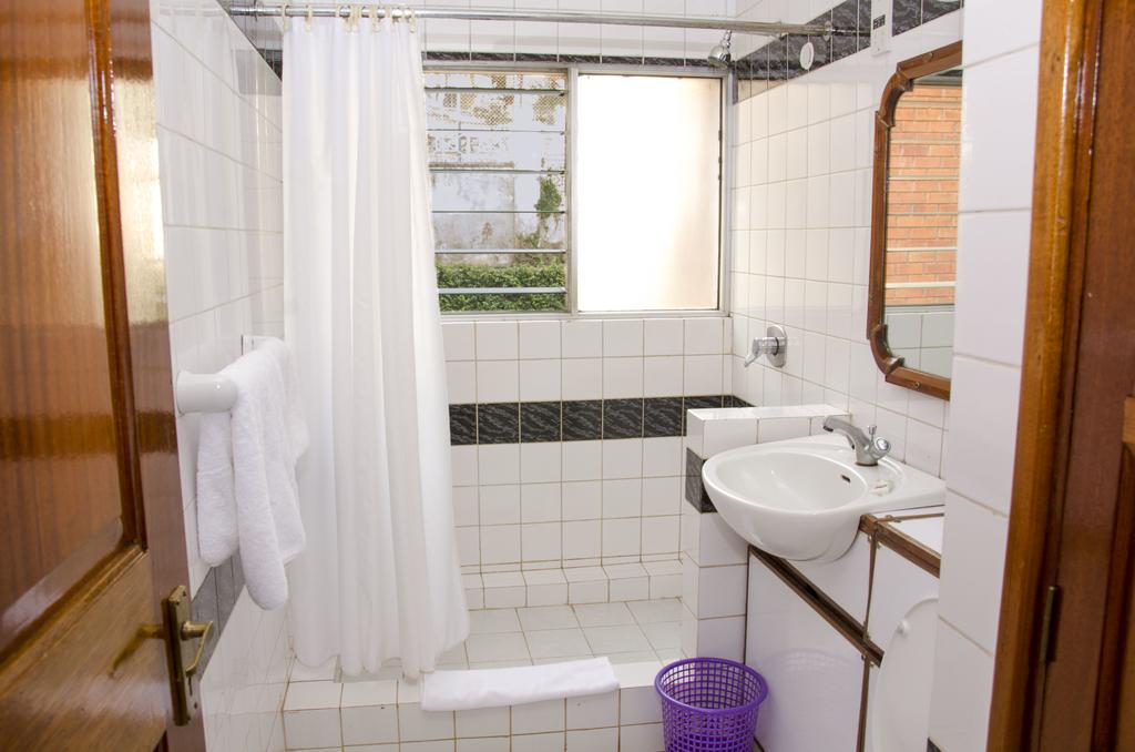 Golf Course Apartments Kampala Kültér fotó
